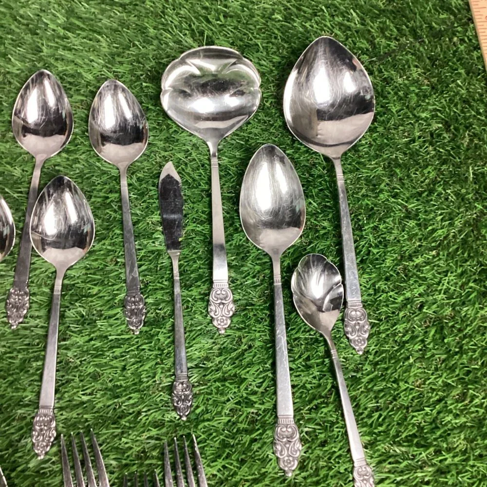 Oneida Vineland Stainless Steel Flatware Set of 8 +